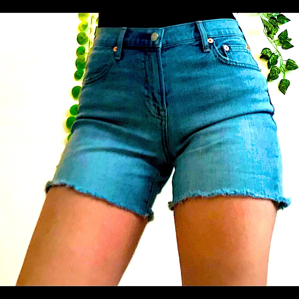 GAP light wash jean shorts